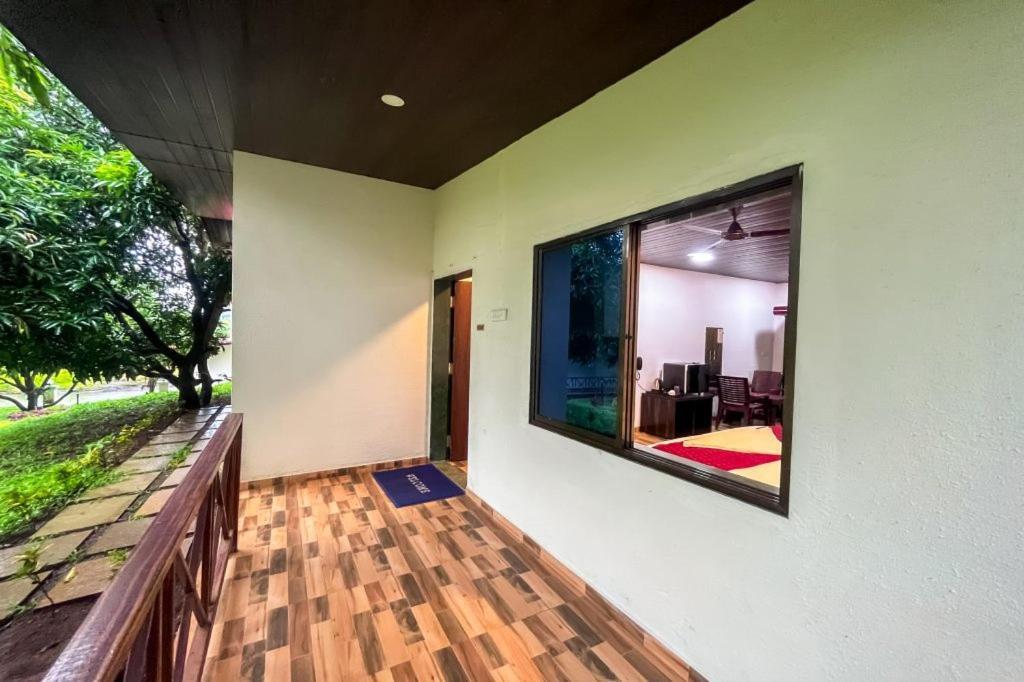 Mangozzz Magical World Hotel Panvel Exterior photo